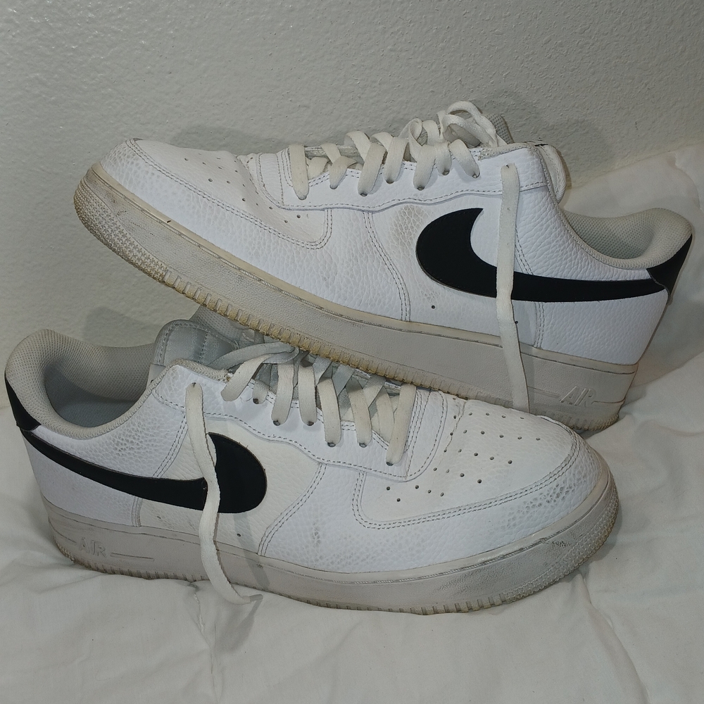 Nike Men's 14 White and Black AF1 Sneakers